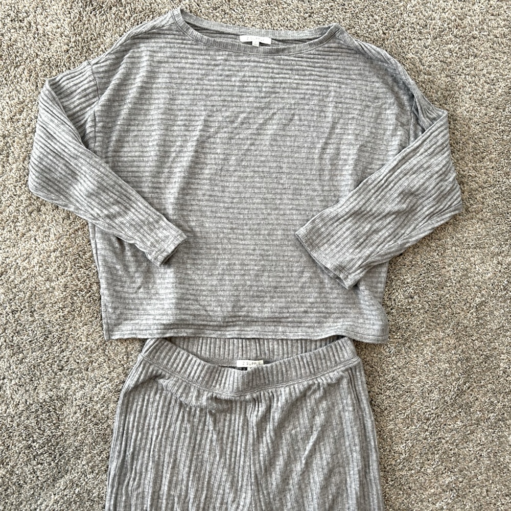 Z Supply lounge set